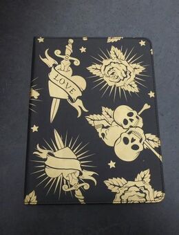 Tablet-Hülle iPad Air 2 Rosen Totenschädel Herz Love schwarz gold 3,- - Flensburg