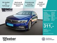 VW Passat Variant, R line Panodach, Jahr 2022 - Weil der Stadt