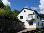 Zweifamilienhaus mit großem Grundstück in Alpirsbach... - Alpirsbach