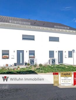 Neubau: 6-Raum-Doppelhaushälfte mit Garten, Garage, Fußbodenheizung & Wärmepumpe! - Borna