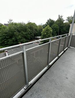 3.. OG + großer Balkon - WG-gerecht - 1. Monat kaltmietfrei - Chemnitz