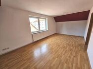 RESERVIERT!!! 3-Raum Dachgeschoss Wohnung mit PKW-Stellplatz in gepflegten Mehrfamilienhaus - Waren (Müritz)