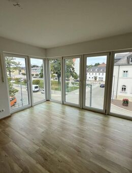 4-Zimmer-Wohnung - Aufzug - Garage mit direkt Zugang zum Gebäude - Baujahr 2016 - Balkon - Rehau