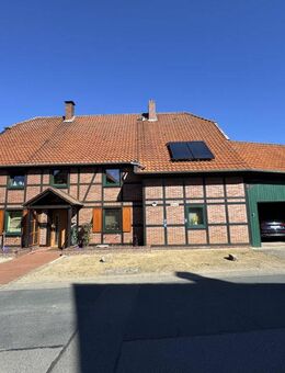 Peine OT Schmedenstedt / Ansprechendes Fachwerk-Einfamilienhaus mit Werkstatt, Nebengebäuden und Garage - in top Zustand ! - Peine