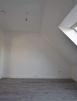 Zentral Wohnen! Renovierte 2-Zimmer-Wohnung in DU-Beeck - Duisburg