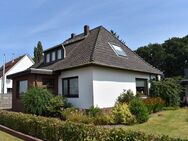 Attraktiver Bungalow mit ca. 1.200 qm wunderschönem Garten, 6 Zimmer, Garage u. Teilkeller - Hoyerhagen