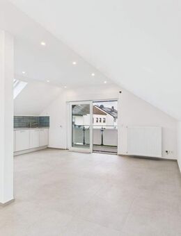 Erstbezug nach Sanierung - moderne 2-Zimmer-Dachgeschosswohnung mit Balkon zu vermieten - Sinzig