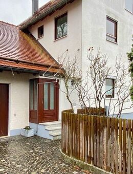 Charmante 3-Zimmer-Wohnung mit zwei Balkonen - 1. OG 1997 neu errichtet - München