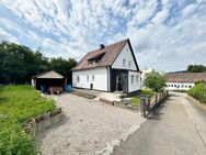 Schönes EFH auf einem Eckgrundstück mit Garten, Terrasse und Garage - Greding