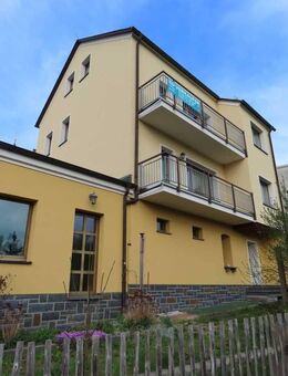 Blick ins Grüne - Attraktives Ein- bis Zweifamilienwohnhaus mit unverbaubarer und ruhiger Lage von Pausa zu verkaufen - Pausa-Mühltroff