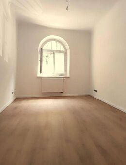 Erstbezug in sanierter Denkmalwohnung, 2 Zimmer, Balkon - Nürnberg