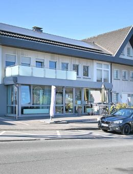 Attraktives 4-Familienhaus mit kleiner Gewerbeeinheit, Garten, Garage und Carport - Menden (Sauerland)