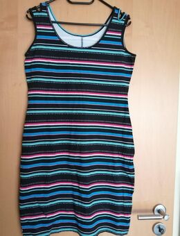 Freizeit Kleid. Gestreift. - Hausach