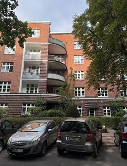 Barmbek Nord 2 Zimmer Altbauwohnung mit Wohnküche und Balkon in bester Lage zu verkaufen - Hamburg