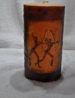 Original afrikanische Stumpen Kerze mit Motiv Afrika Buschmann - Aschaffenburg