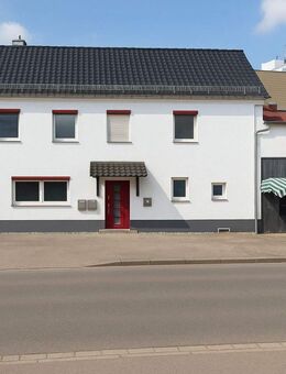 Zweifamilienhaus mit zwei Hallen und zwei Garagen in gepflegtem Zustand - Dillingen (Donau)