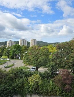 *PROVISIONSFREI* Winnenden Lange Weiden - 2-DG Wohnung mit traumhafter Aussicht und Dachterrasse! - Winnenden