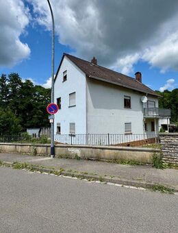 Seltene Gelegenheit - Renditeobjekt, vermietetes Zweifamilienhaus - Schonungen