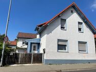 Interessantes Mehrfamilienhaus auf großzügigem Grundstück in Bickenbach - Bickenbach (Hessen)