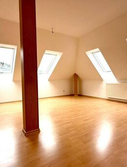 Gemütliche 2-Raum-Dachgeschosswohnung in Gornsdorf mit PKW-Stellplatz! - Gornsdorf