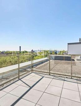 + Penthousewohnung mit zwei Dachterrassen in Rothenburgsort + Rodenborg + - Hamburg