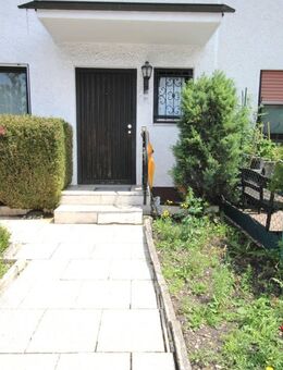 Zentral gelegenes Reiheneckhaus mit sonnenverwöhntem Garten - München