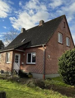 Zweifamilienhaus mit großem Grundstück in Ashausen - Sanierungsobjekt mit viel Potenzial - Stelle