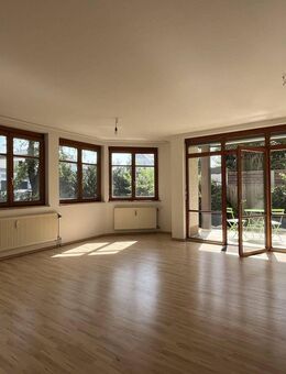 Großzügige 2 Zi Wohnung + Hobbyraum, Garten, Garage, beste Lage Schwabach - Schwabach