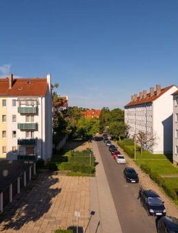 Moderne 3 Zimmer-Wohnung im 2. OG mit Dusche/ Balkon in Merseburg Nord - Merseburg