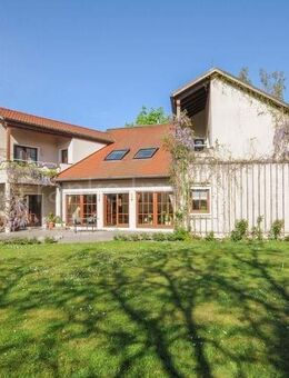 Strehlen - Villa in idyllischer Stadtlage mit großem Garten und Doppelgarage - Dresden