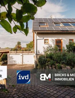 Attraktives Haus mit Einliegerwohnung, Doppelgarage und großem Grundstück in ruhiger Lage - Großpösna