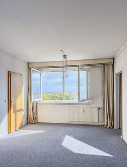 Helle 2-Zimmer-Wohnung mit Potenzial und Panoramablick über Stadt und Natur - Berlin