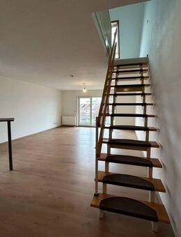Helle & einladende 2-Zimmer-Maisonette-Wohnung mit Küche und Balkon wartet auf einen neuen Mieter! - Paderborn