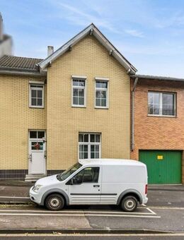 Modern geschnittenes Zweifamilienhaus mit vermieteter Einliegerwohnung in Würselen - Würselen