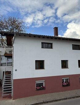 Attraktives Mehrfamilienhaus in Oberhausen / Reisbach - Reisbach