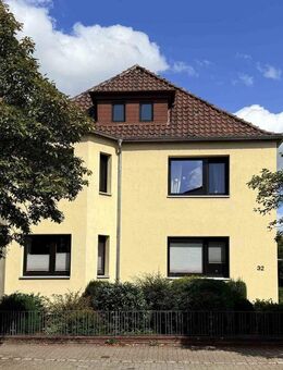 Celle: Charmantes Zweifamilienhaus mit großem Grundstück - Celle