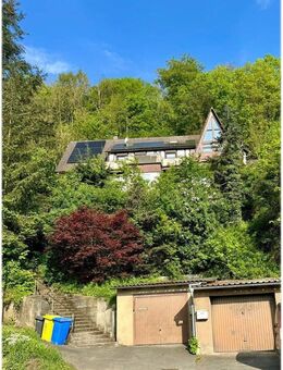 Stadtleben und Naturgenuss: Flexibel nutzbares Doppelhaus mit Garagen und angrenzendem Waldgrundstück! - Frankenberg (Eder)