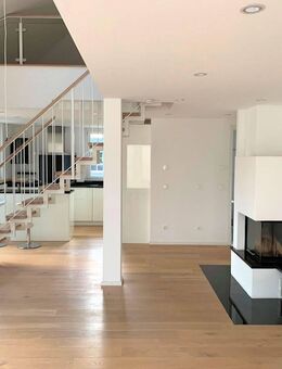 Stilvolle Dachgeschosswohnung in Taufkirchen - Taufkirchen (Landkreis München)