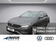 VW T-Roc, 1.0 TSI Life, Jahr 2023 - Wismar