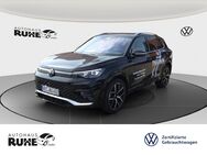 VW Tiguan, 1.5 l R-Line eTSI OPF, Jahr 2024 - Dinklage