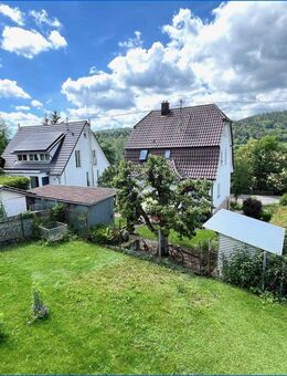 Attraktive 3 Zi.-Wohnung mit Balkon, schönem Blick und Garage in 3 Familienhaus! - Fridingen (Donau)