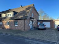 schönes, ruhig, aber zentral gelegenes Einfamilienhaus mit großem Garten und Garage zu verkaufen - Grevenbroich