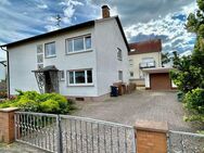großes freistehendes Einfamilienhaus mit 7,5 Zimmern in Kirrweiler/Pfalz zu vermieten - Kirrweiler (Pfalz)