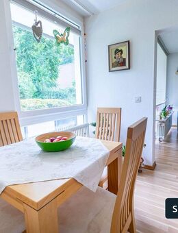 Helle, frisch renovierte 2,5-Zimmer-Wohnung mit Balkon und Garage in Frechen-Königsdorf - Frechen