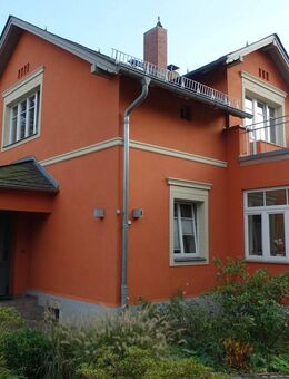 Modernes Einfamilienhaus mit großem Garten und Garage in bester Lage oberhalb von Radebeul-Mitte - Radebeul