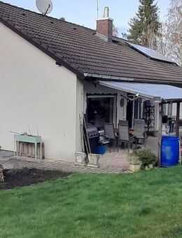 Bungalow Ortsrand mit ausgebautem Untergeschoß - Leupoldsgrün