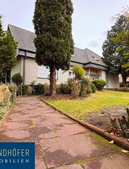 Zweifamilienhaus mit parkähnlichem Grundstück in traumhafter Lage in Bösel - Bösel