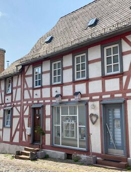 Idstein: Liebhaberstück - Vermietetes Wohn- und Geschäftshaus im Herzen der Stadt! - Idstein