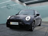 MINI Cooper S, 5-T JCW Trim, Jahr 2021 - München