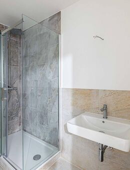 Erstbezug nach Sanierung /- Zweizimmer Küche + Bad - Nürnberg